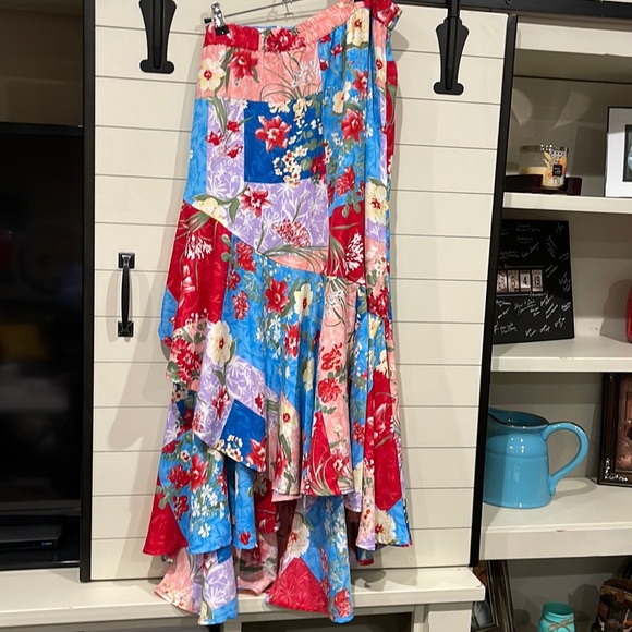 Tolani Dresses & Skirts - Tolani Collection bohemian maxi skirt.